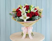 Букет цветов из:  Лилии и Розы в Аверьяновке