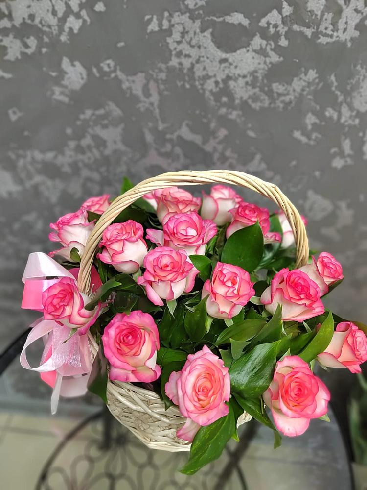 Цветочная композиция из Розы в корзине в Аверьяновке