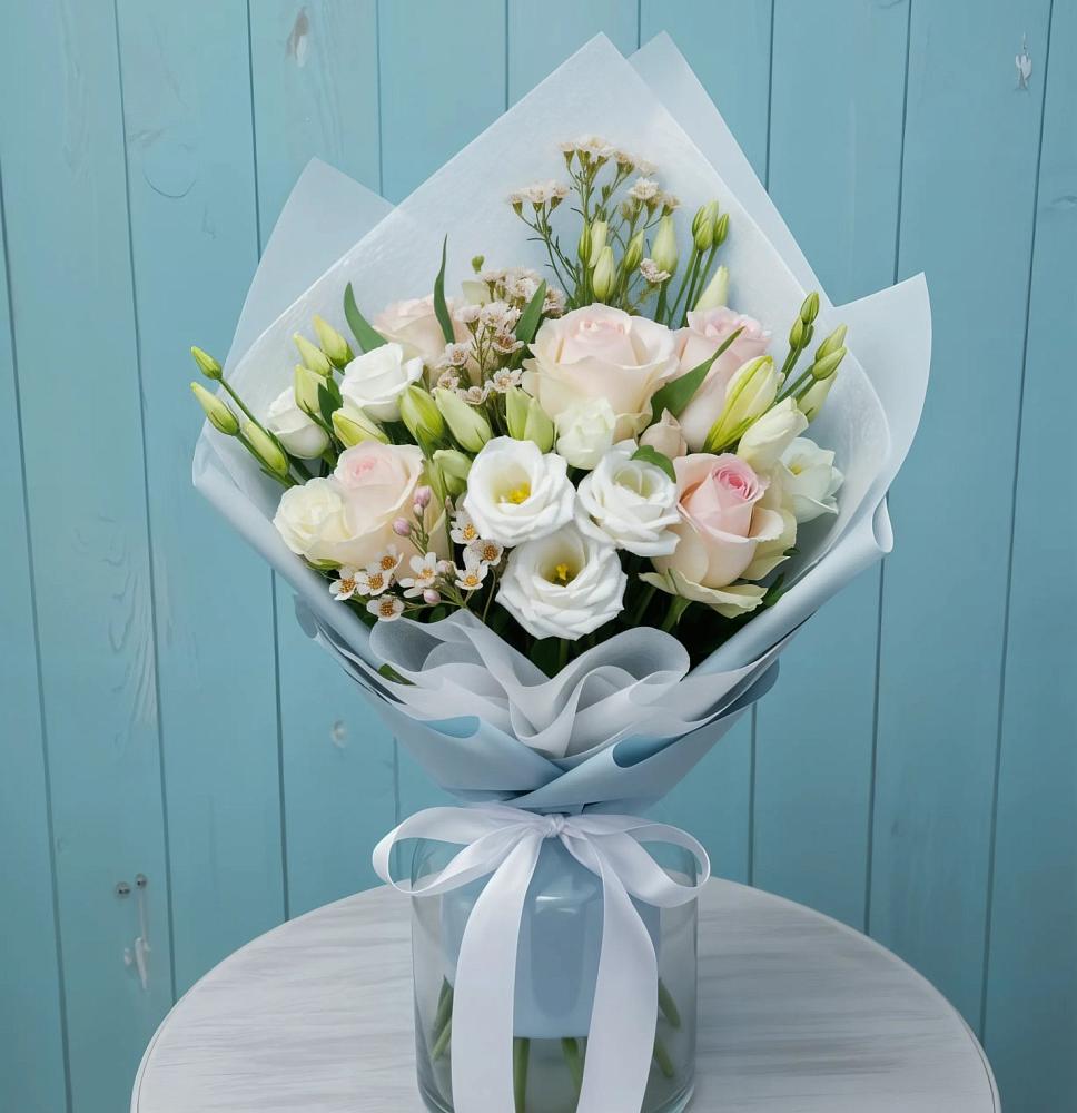 Букет цветов из: Розы и Лизиантусы в Аверьяновке