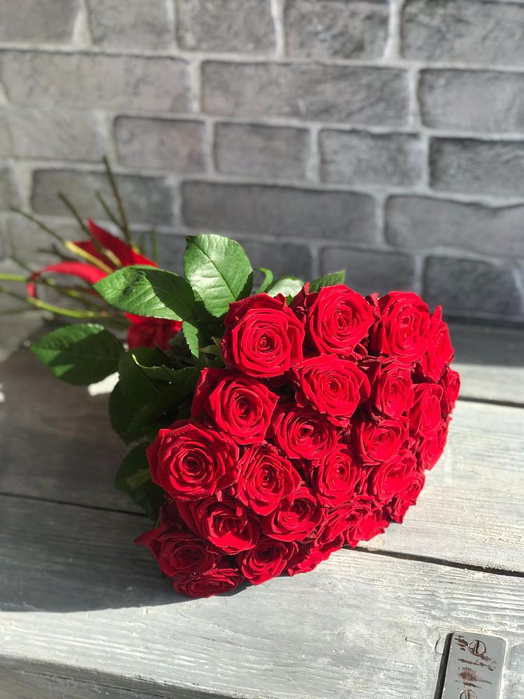 Букет Красные розы Фридом в Аверьяновке