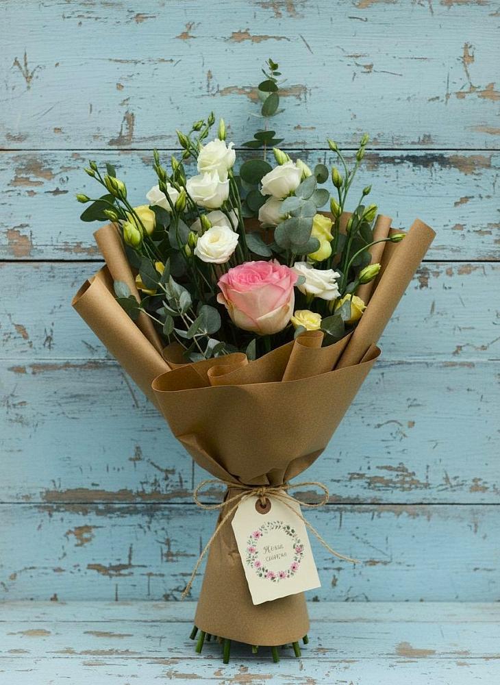 Букет цветов из: Розы и Лизиантусы в Аверьяновке