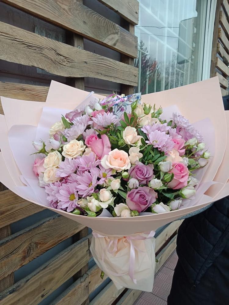 Букет цветов из: Розы и Хризантемы в Аверьяновке