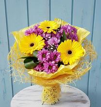 Букет цветов из:  Хризантемы и Герберы в Аверьяновке