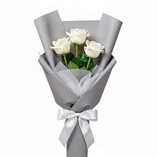 Букет 3 белые розы в Аверьяновке
