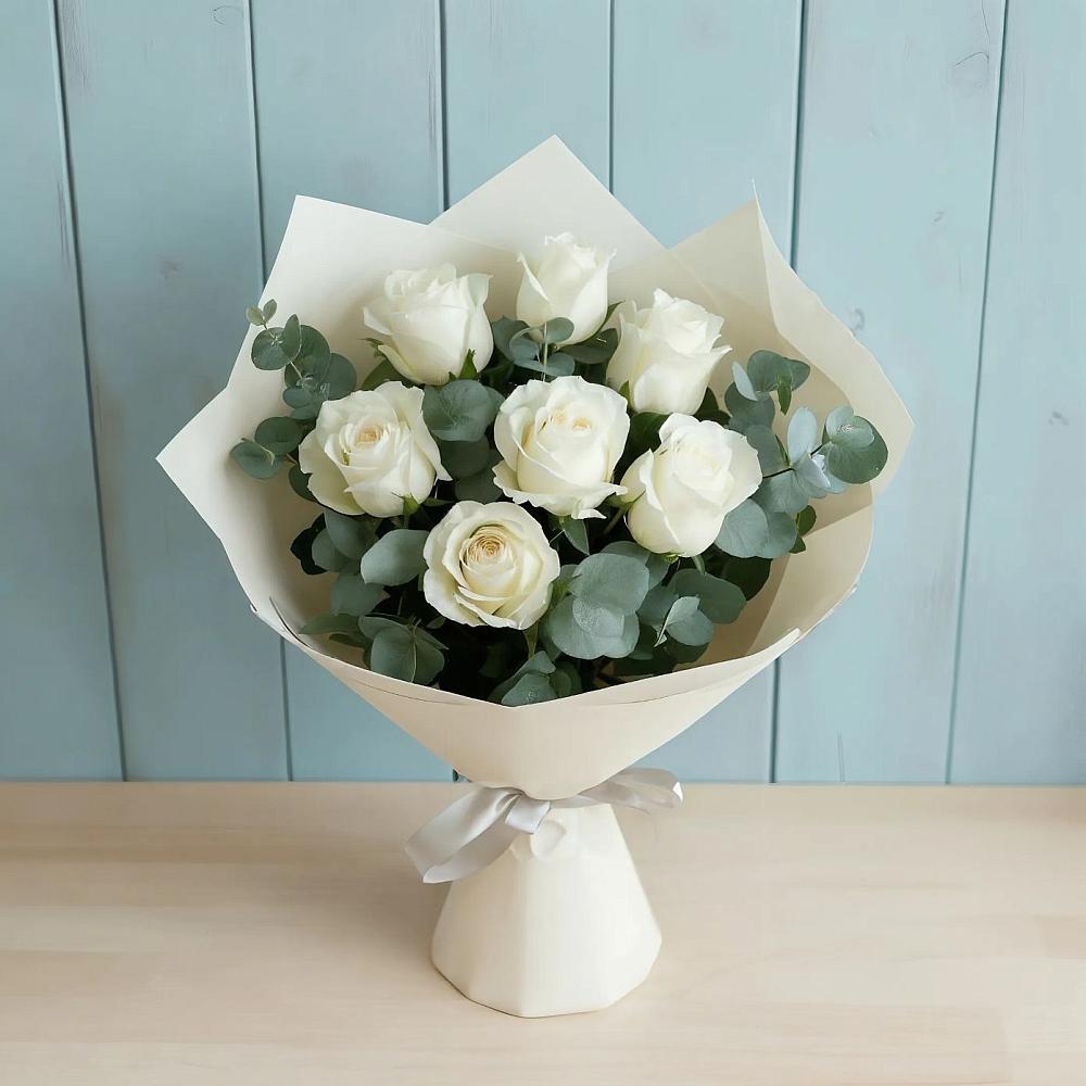 Букет Белые розы в Эвкалипте в Аверьяновке