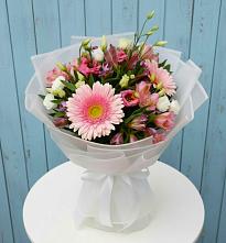 Букет цветов из:  Герберы, Альстромерии и Лизиантусы #REPLACE_PRED# Аверьяновке