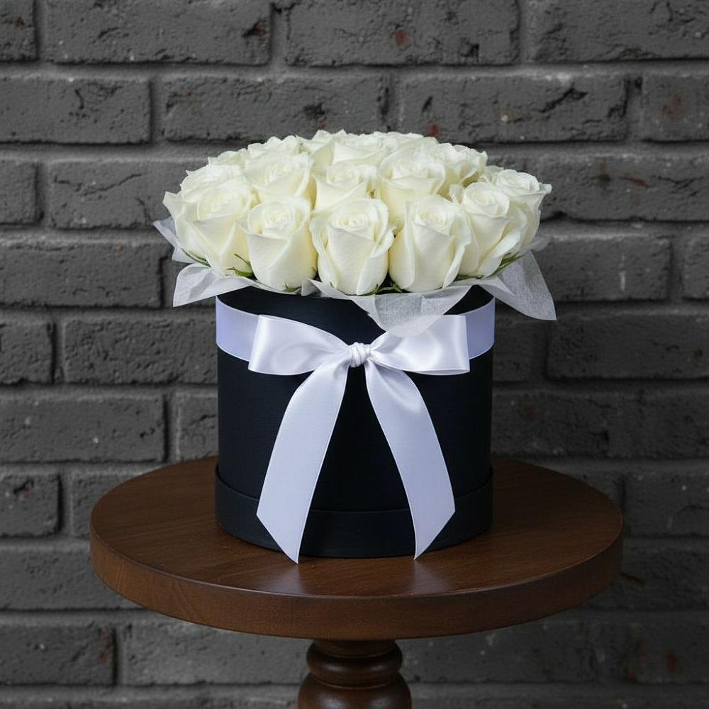 Цветочная композиция из Розы в шляпной коробке в Аверьяновке