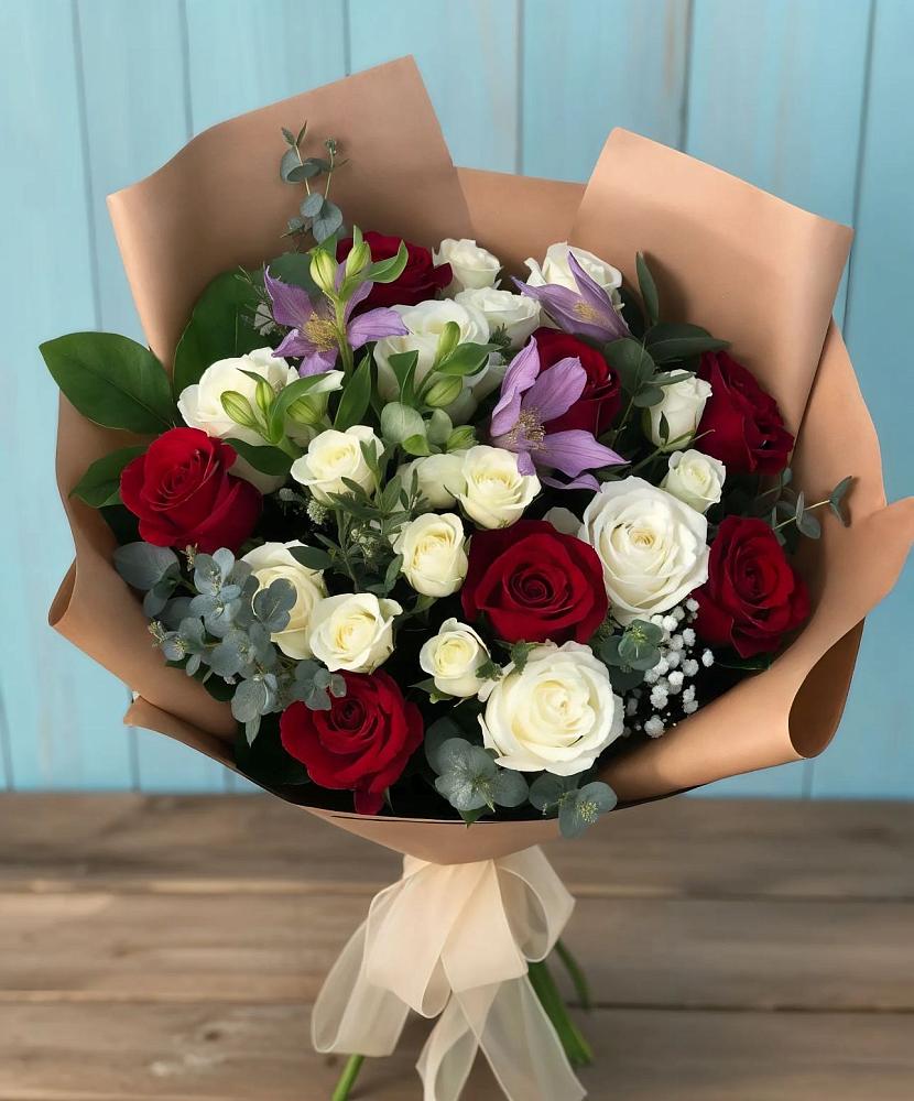 Букет цветов из: Розы и Альстромерии в Аверьяновке