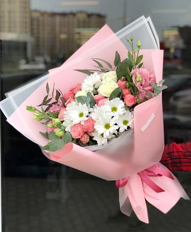 Букет цветов из: Розы, Лизиантусы и Хризантемы в Аверьяновке