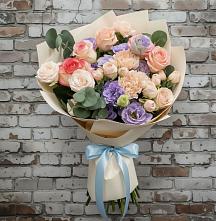 Букет цветов из:  Розы, Лизиантусы и Гвоздики в Аверьяновке