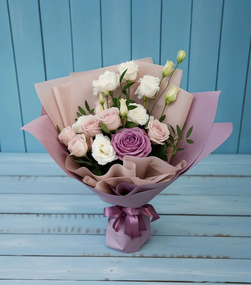 Букет цветов из: Розы и Лизиантусы в Аверьяновке