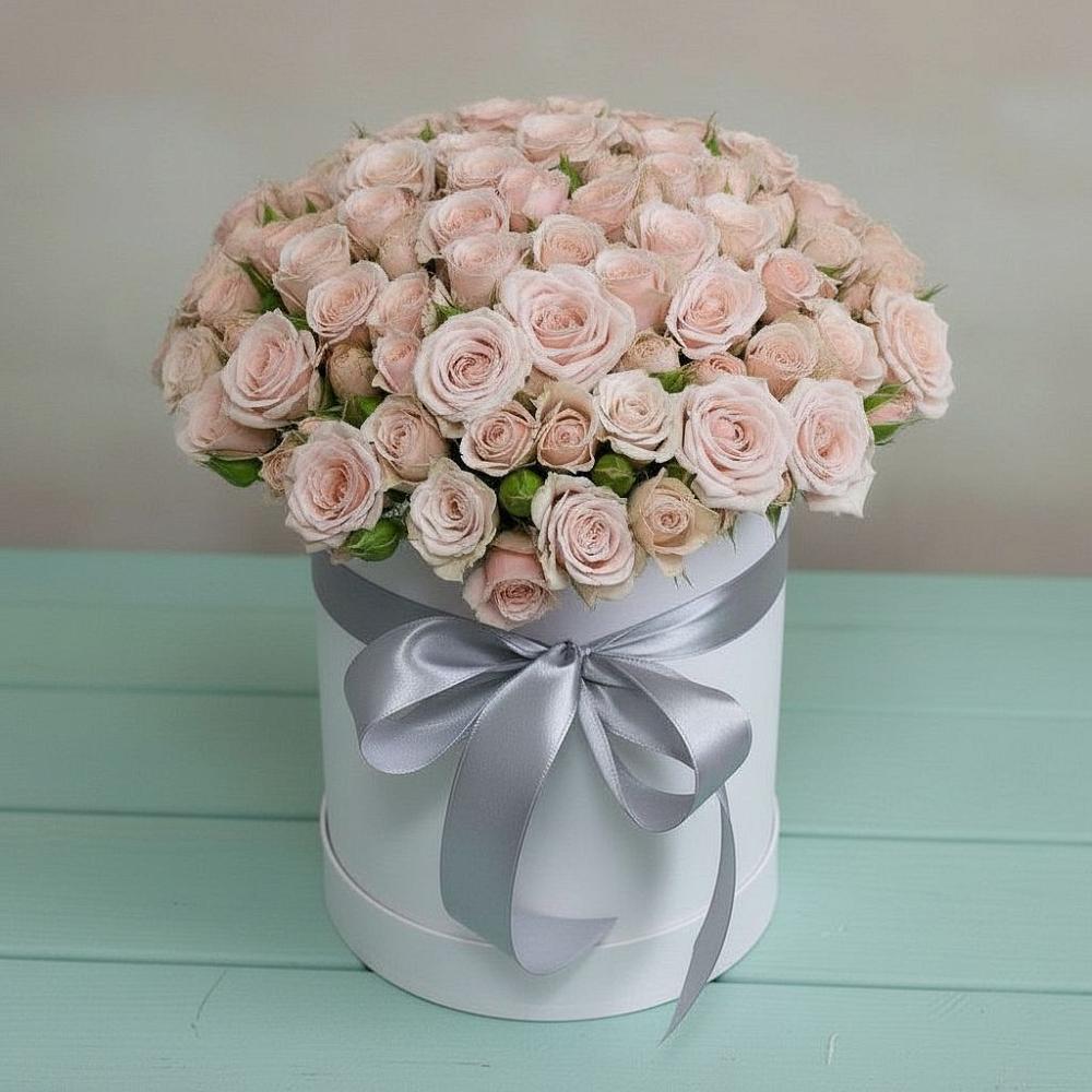 Цветочная композиция из Розы в шляпной коробке в Аверьяновке